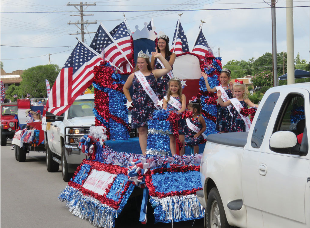 Kingsland AquaBoom parade