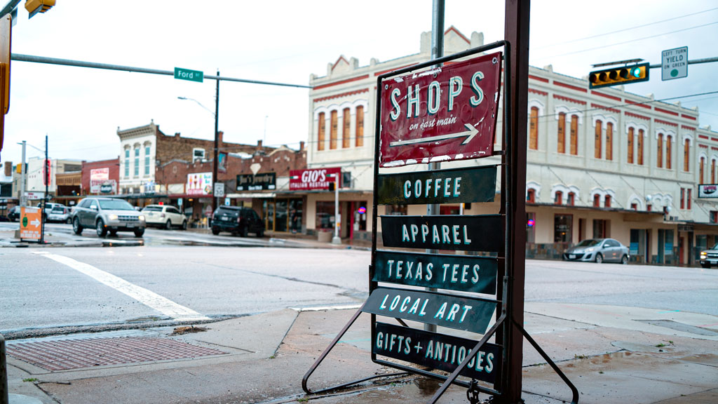 The Llano County Courthouse square offers food, coffee, snacks, art, gifts, antiques, clothing, and more. It’s all steeped in history and local culture for a true taste of Texas. Photo by Dakota Morrissiey